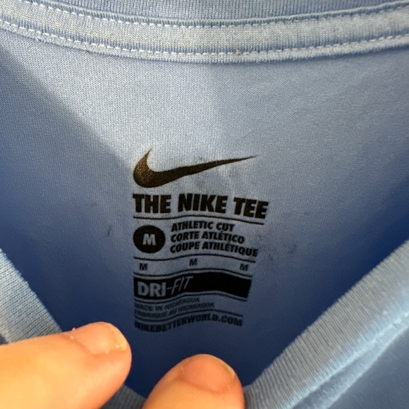 Nike tee - Picture 3 of 3